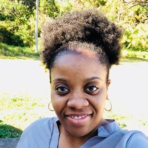 Meet your Posher, Latoya